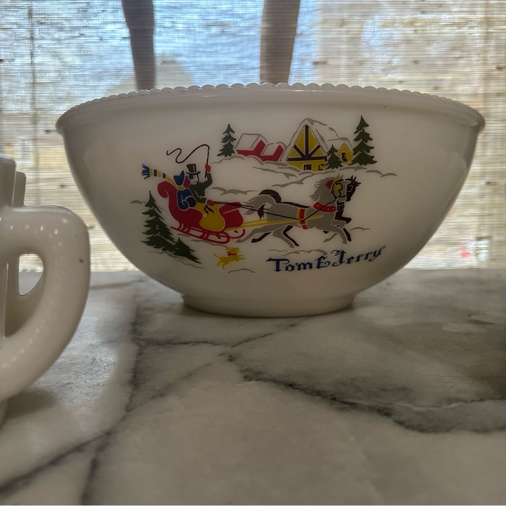 Tom & Jerry Holiday Bowl - McKee vintage